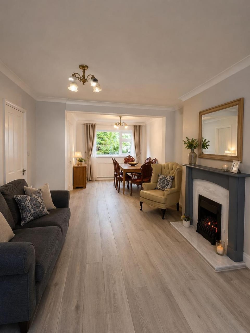 Living room, Seating area