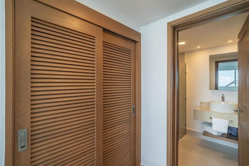 Oceanfront Penthouse, Playa Dorada Escape Apartment in Puerto Plata