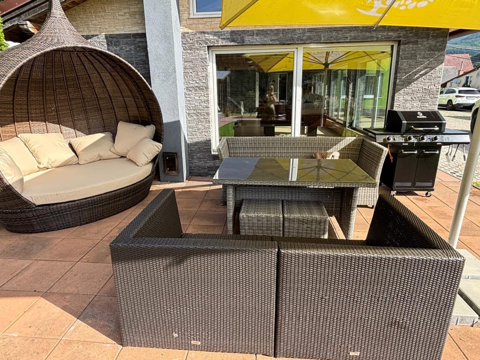 Off site, BBQ facilities, Garden, Balcony/Terrace, Seating area