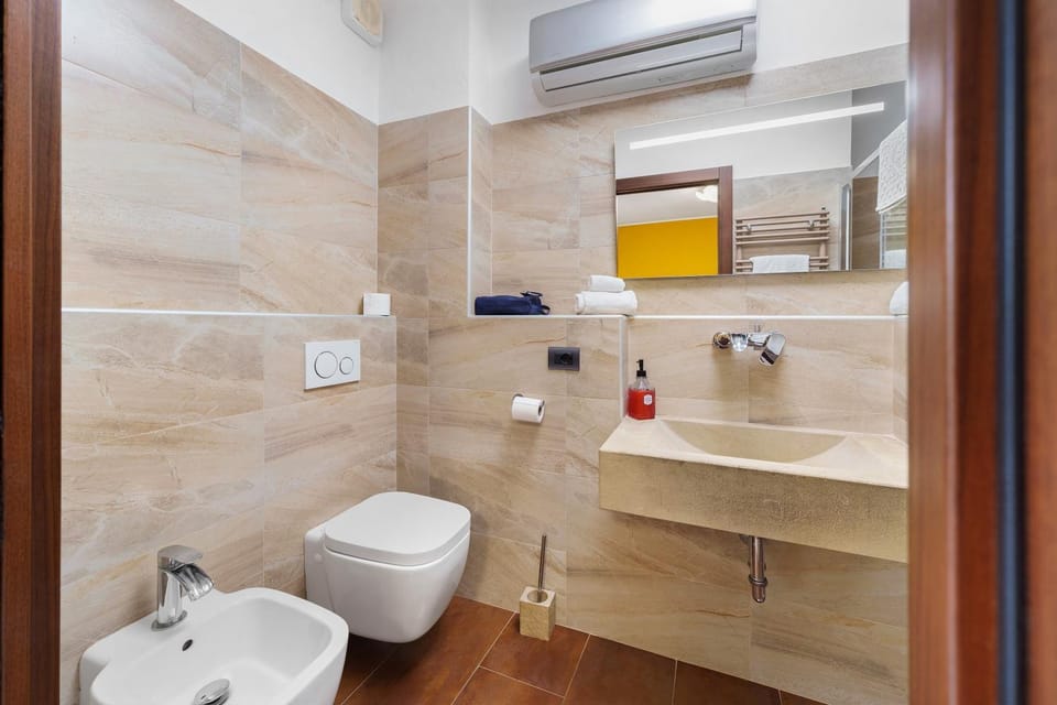 Bathroom, Living room
