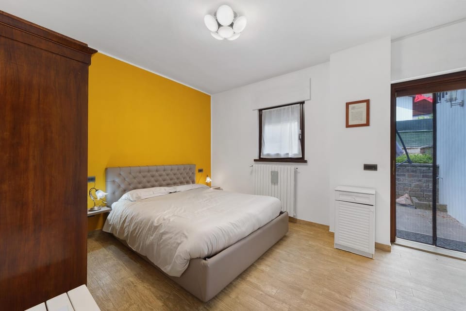 Living room, Bedroom
