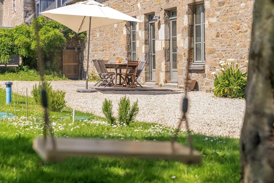 OREE charming house large garden near the sea House in St-Malo