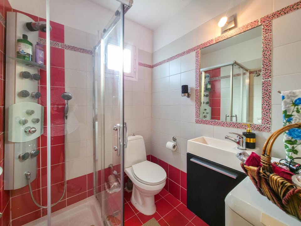 Shower, Toilet, Bathroom