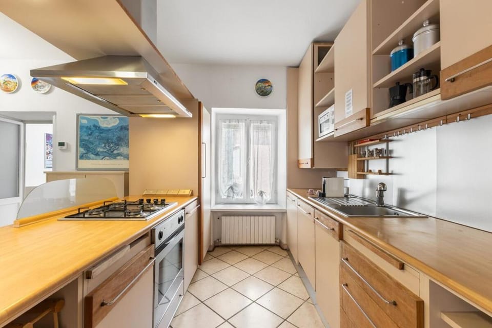 250m to Center and Station an amazing Loft with Wi-Fi and AC Apartment in Piacenza