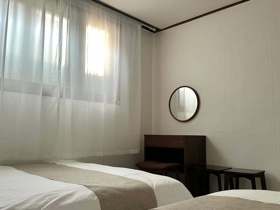 NEW OPEN Yongsan Itaewon Private Aesthetic House Night View Cafe Restaurant Bed and Breakfast in Seoul
