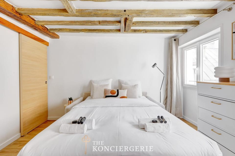 Studio chic refait a neuf coeur du Marais Apartment in Paris