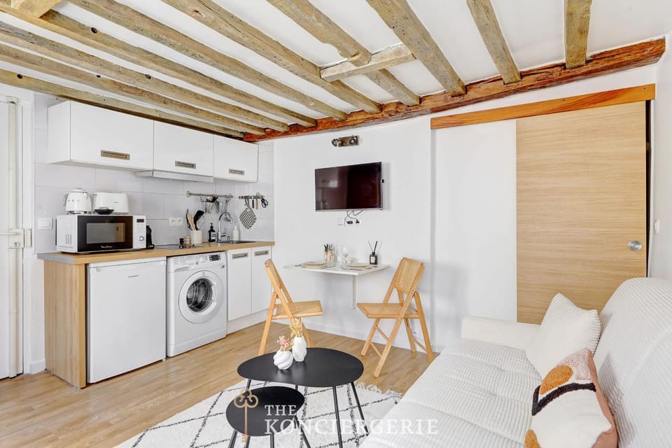 Studio chic refait a neuf coeur du Marais Apartment in Paris