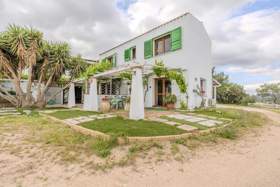 Rai's Room 1 - Nature and Panoramic View Apartment in Sardinia