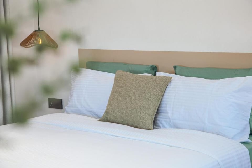 Modern 1BR Uluwatu Loft with Indoor Jacuzzi - Shanti 4 Apartment in Bali