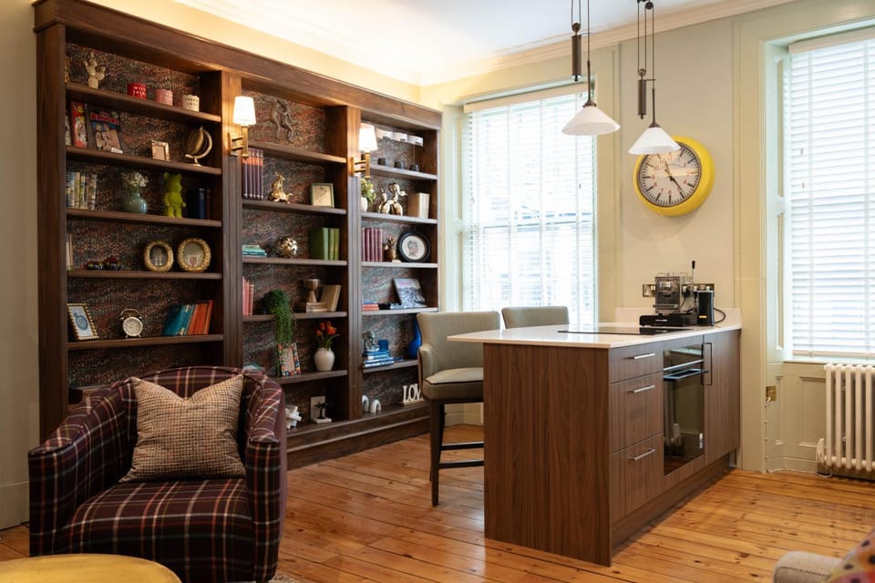 Coffee/tea facilities, Seating area