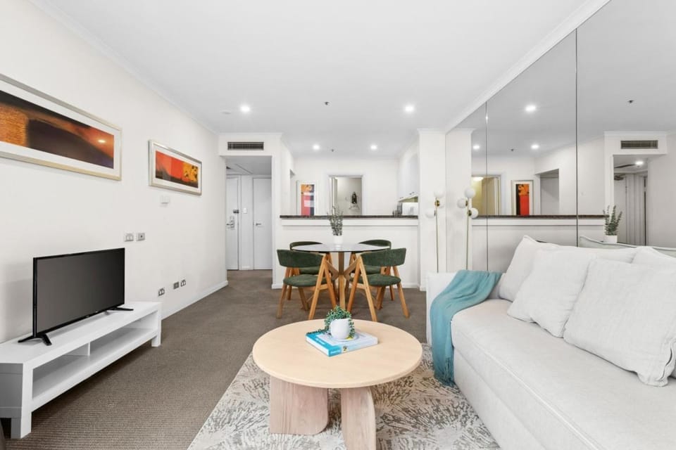 TV and multimedia, Living room, Dining area
