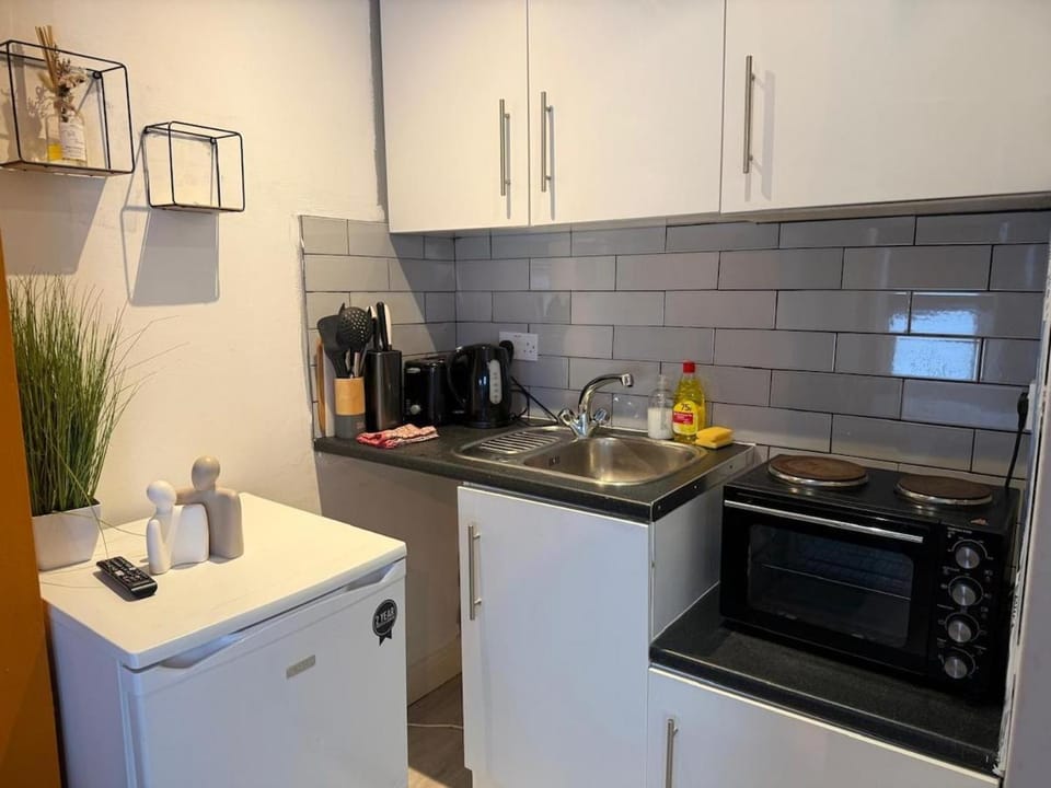 Central Ground Floor Studio - By Sea Apartment in Brighton