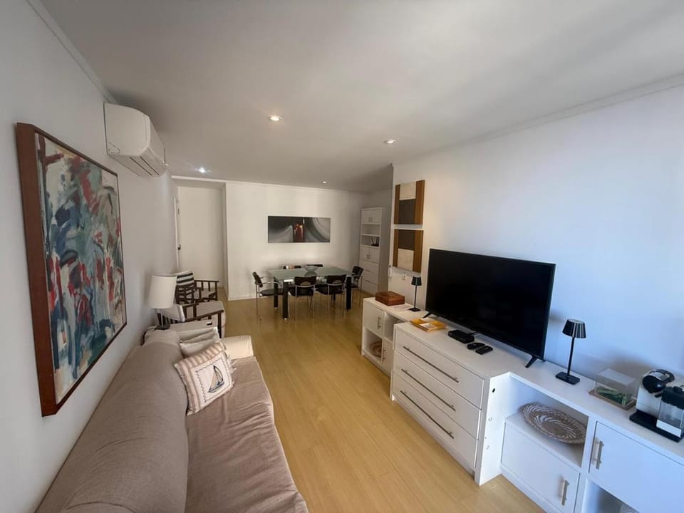 IPF2058 - Ipanema Tower Residence Service - Ipanema Apartment in Rio de Janeiro