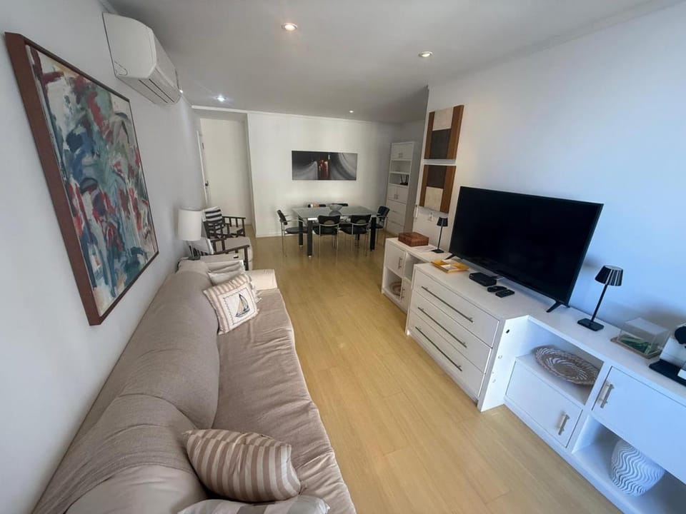 IPF2058 - Ipanema Tower Residence Service - Ipanema Apartment in Rio de Janeiro