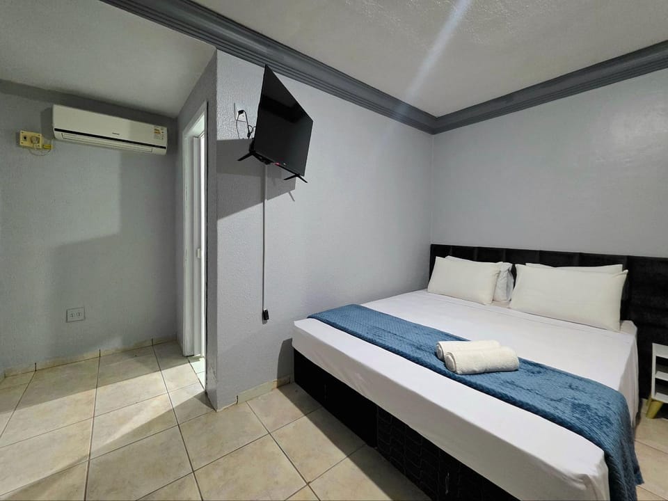 Casa em rua tranquila 4 quartos 5 min Centro House in Foz do Iguaçu