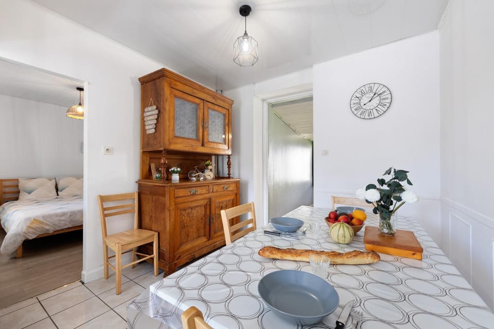 Gîte Mer Et Marais Soleil Levant House in Pays de la Loire