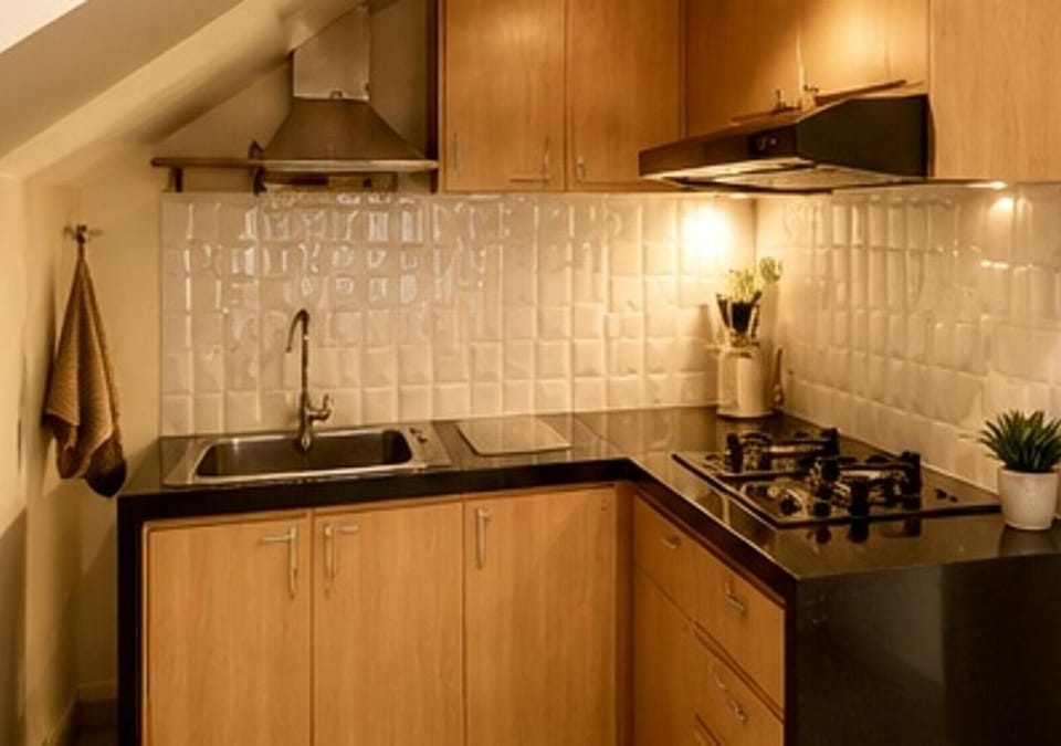 Restaurant/places to eat, Communal kitchen