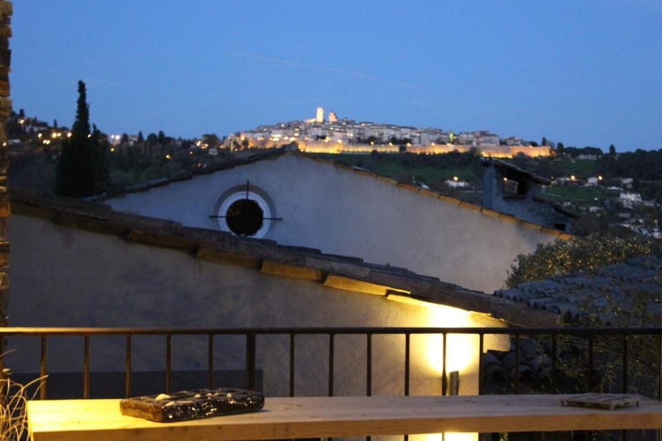 Villa 45 La Cove Sur Loup Bed and Breakfast in Saint Paul de Vence