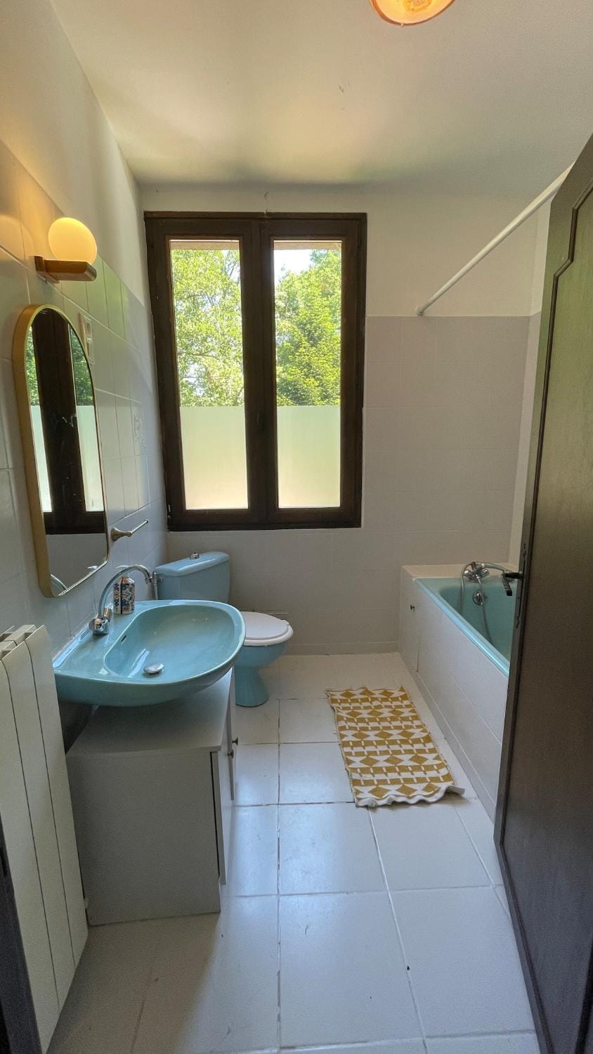 Toilet, Bath