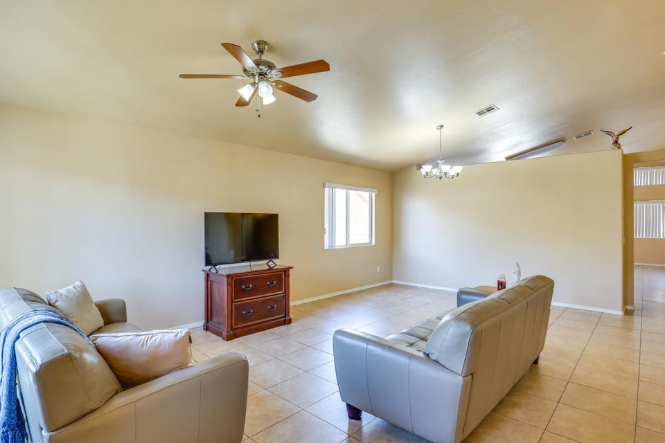Nurse-Friendly Henderson Home Near Hospitals House in Henderson