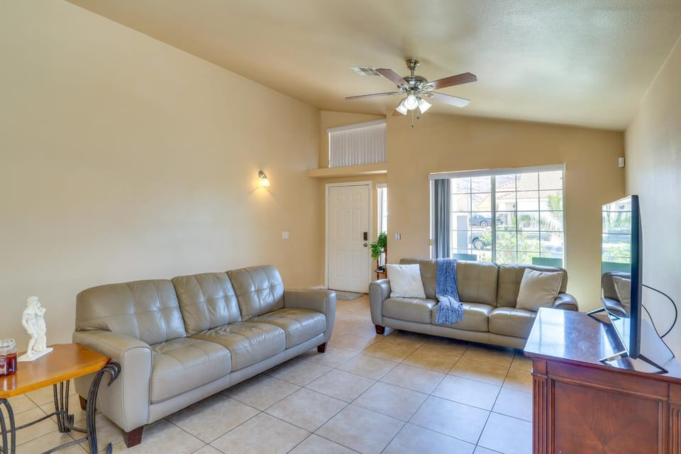 Nurse-Friendly Henderson Home Near Hospitals House in Henderson