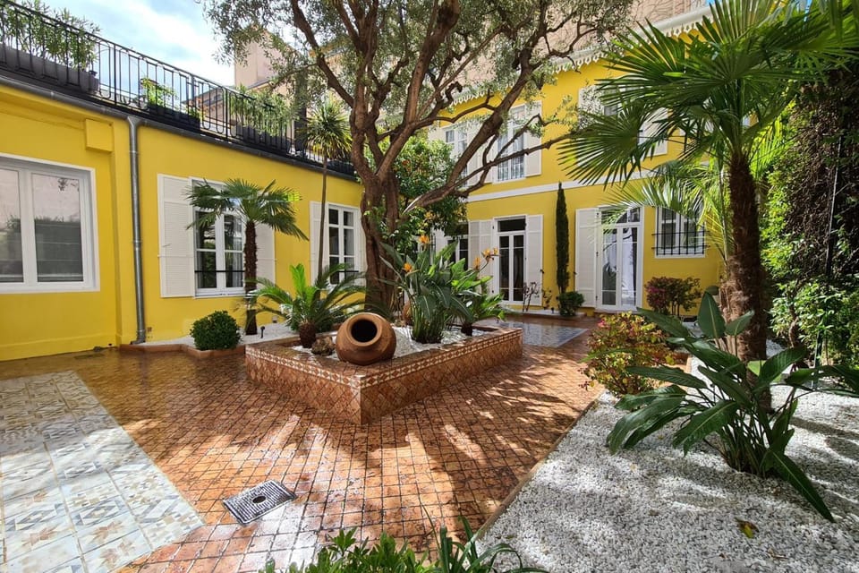 Ref 2071 - Cannes Center Exceptional apartment with private patio Apartment in Cannes