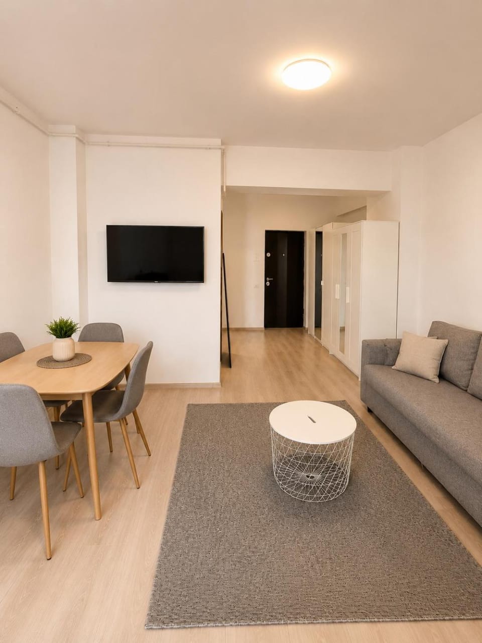 Seating area, Dining area