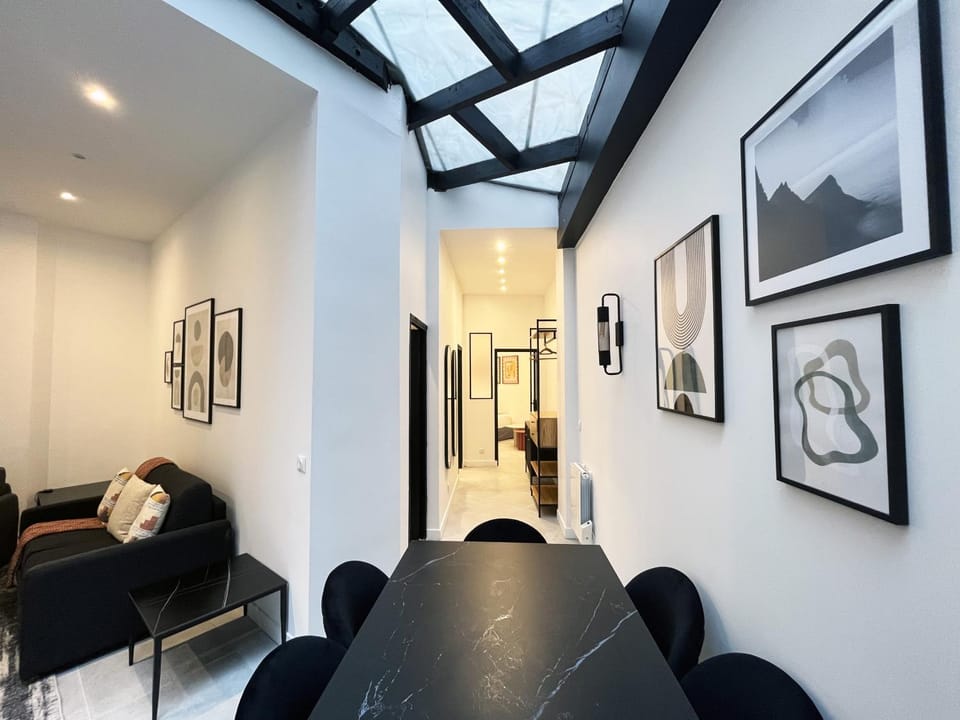 UrbanFlat 08 - Spacieux Appartement 2 Chambres Paris Centre Apartment in Paris