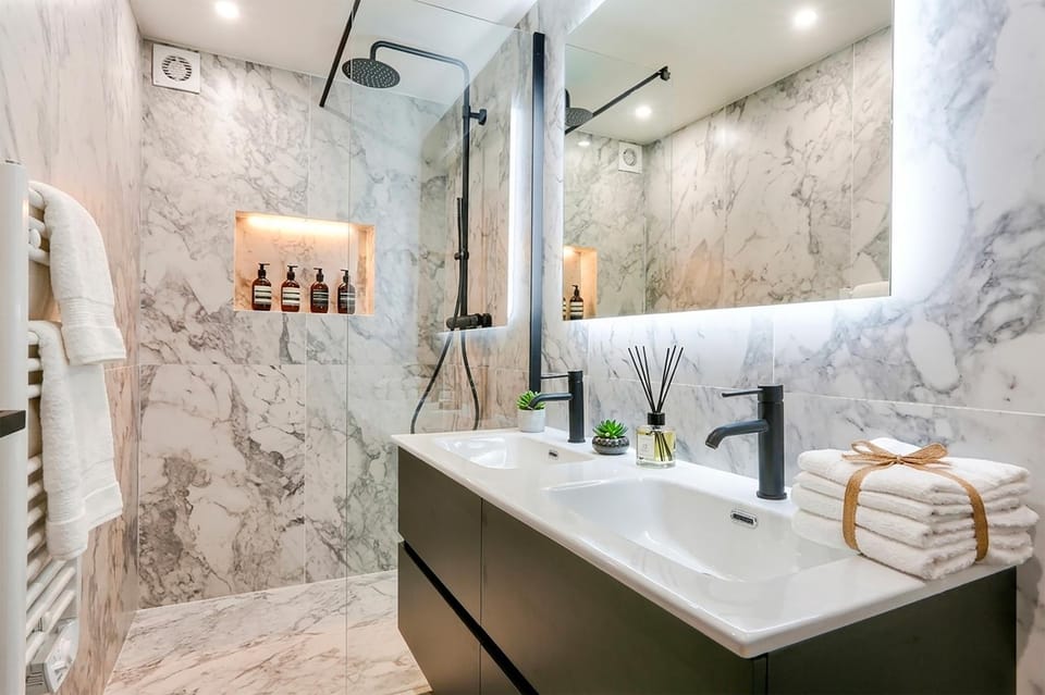 UrbanFlat 170 - Appartement de Luxe au Coeur du Marais Amelot Apartment in Paris