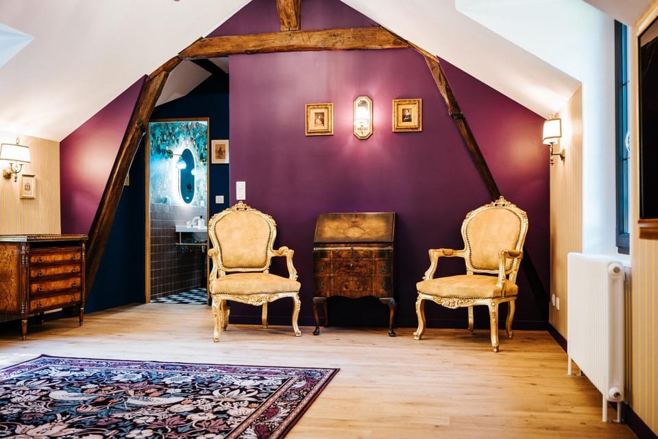 Living room, Seating area
