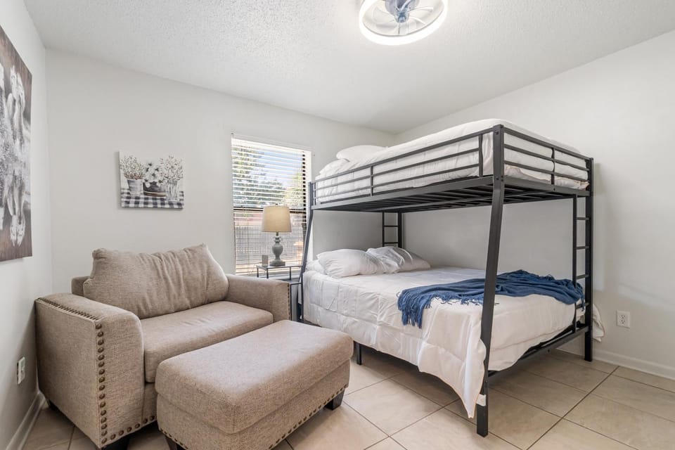 Bed, Bedroom, bunk bed