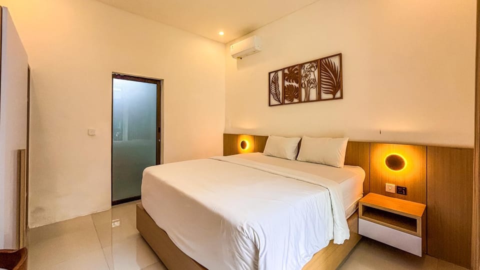 Bed, Photo of the whole room, Bedroom, wardrobe, air conditioner