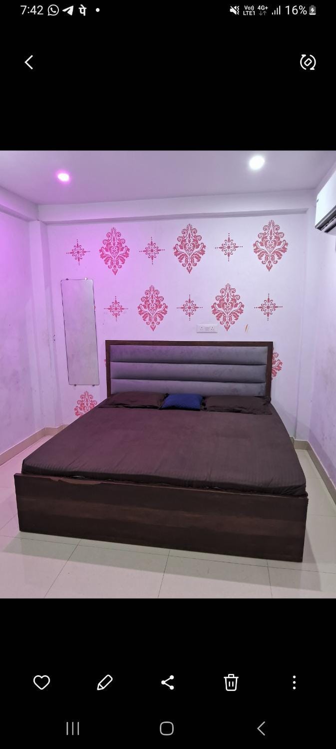 Shree Radhe Shyam Paying Guest House Bed and Breakfast in Varanasi