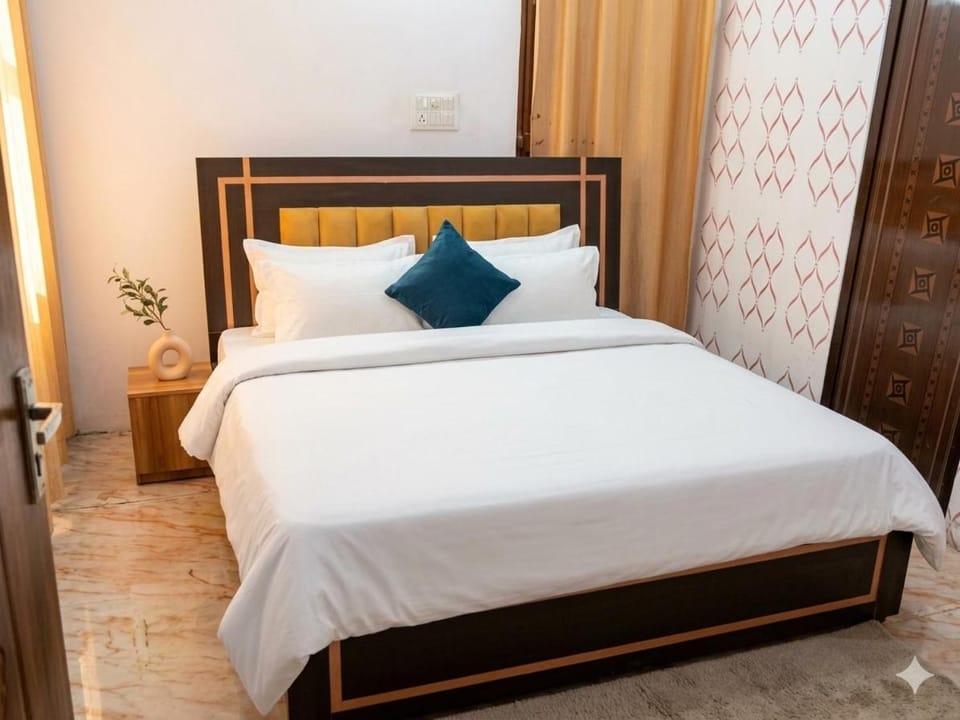 Shree Radhe Shyam Paying Guest House Bed and Breakfast in Varanasi