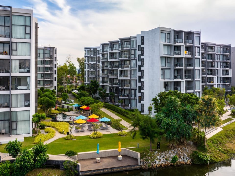 Property building, Neighbourhood, Natural landscape, Location
