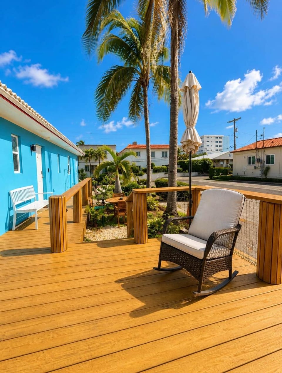 The Catalina Beach Compound House in Hollywood Beach