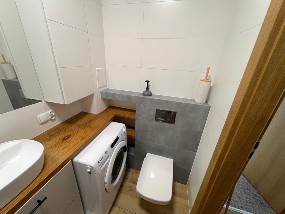 Bathroom, washing machine