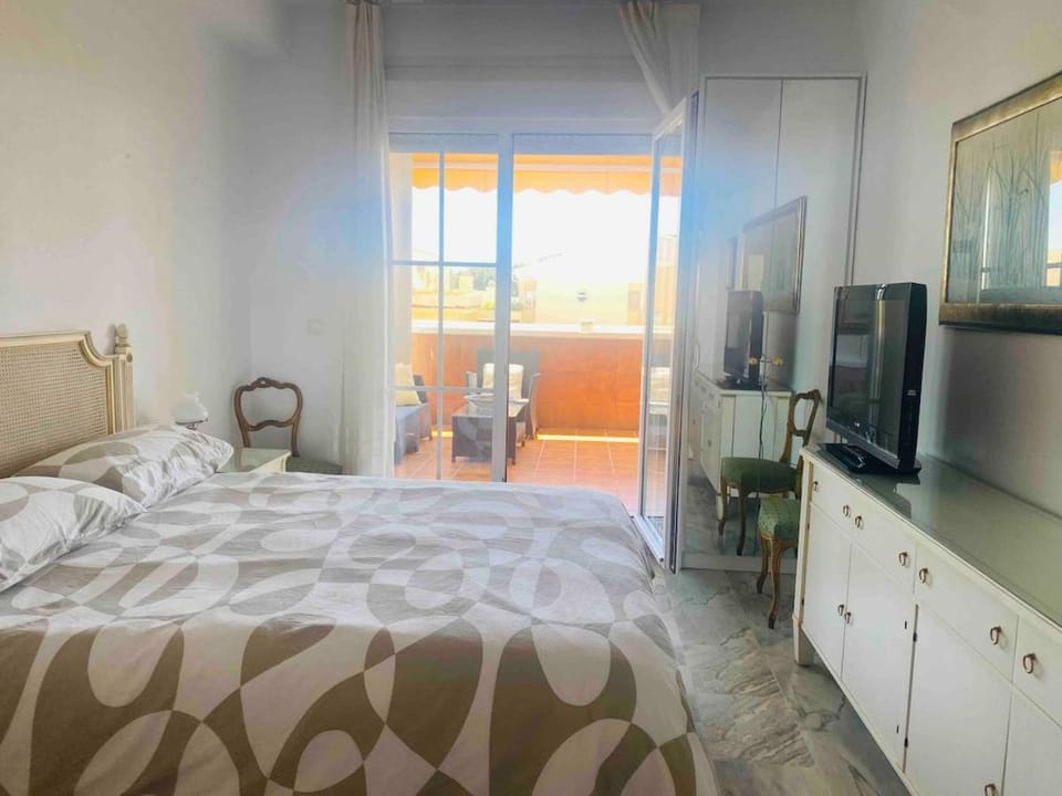 Luxury apartament in Cabopino golf and beach Apartment in Marbella