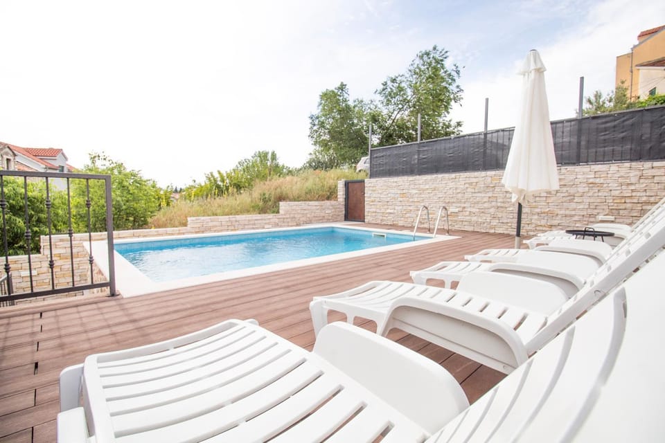 Patio, Day, Pool view, Swimming pool, Swimming pool, sunbed