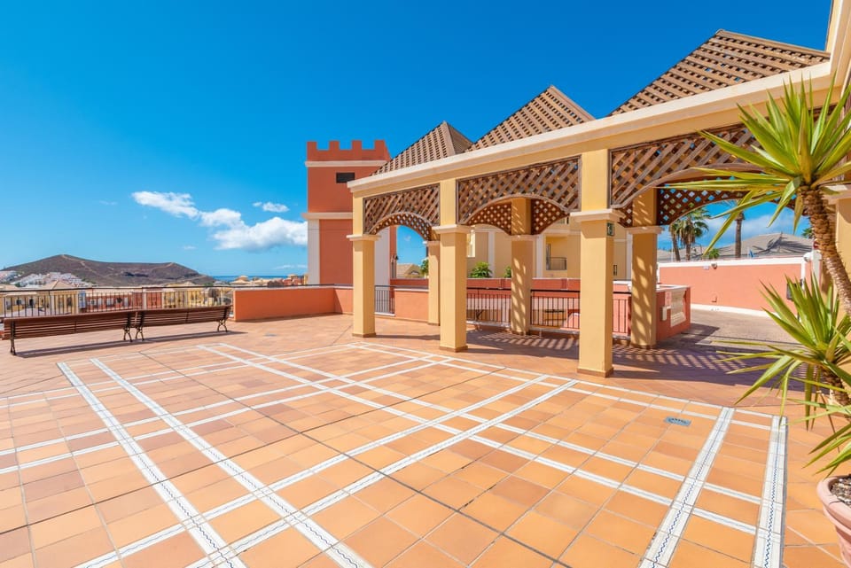 OBSIDIAN Granada Park Apartment in Playa de las Americas
