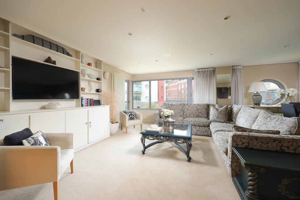 Harbourside Luxury Apartment Apartment in Bristol