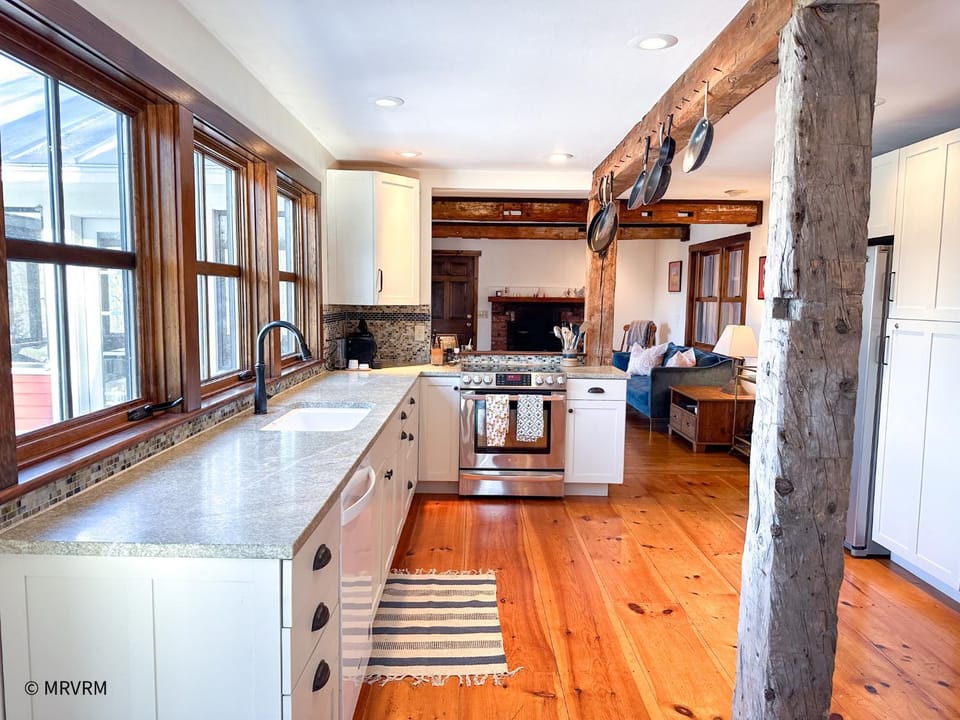 Mad Mountain Meadows House in Warren