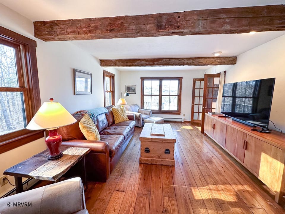 Mad Mountain Meadows House in Warren