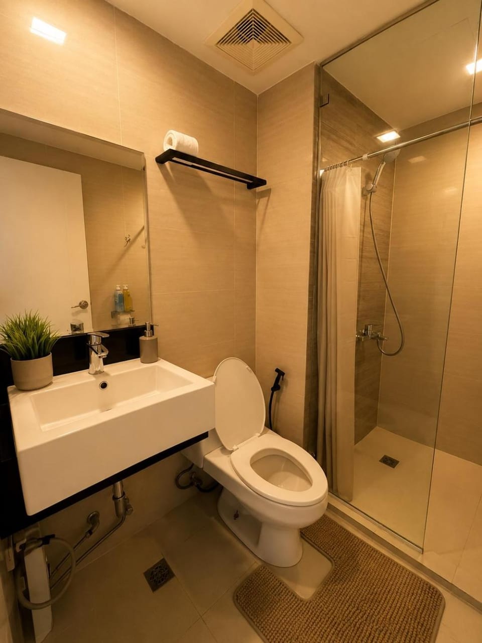 Chic & Cozy Studio with Balcony by Venice Canal BGC Apartment in Makati
