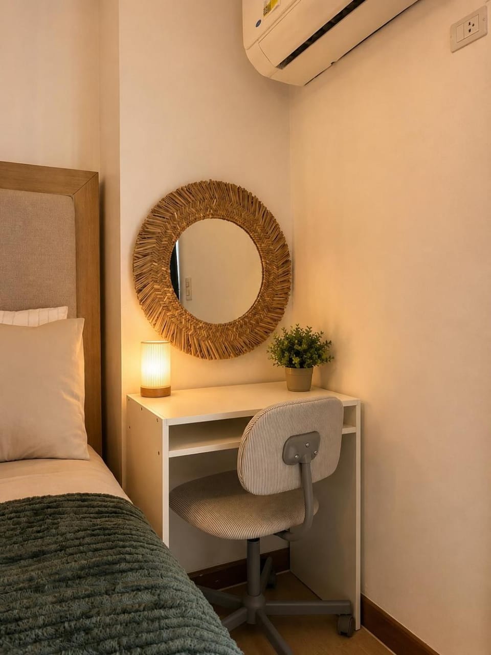 Chic & Cozy Studio with Balcony by Venice Canal BGC Apartment in Makati