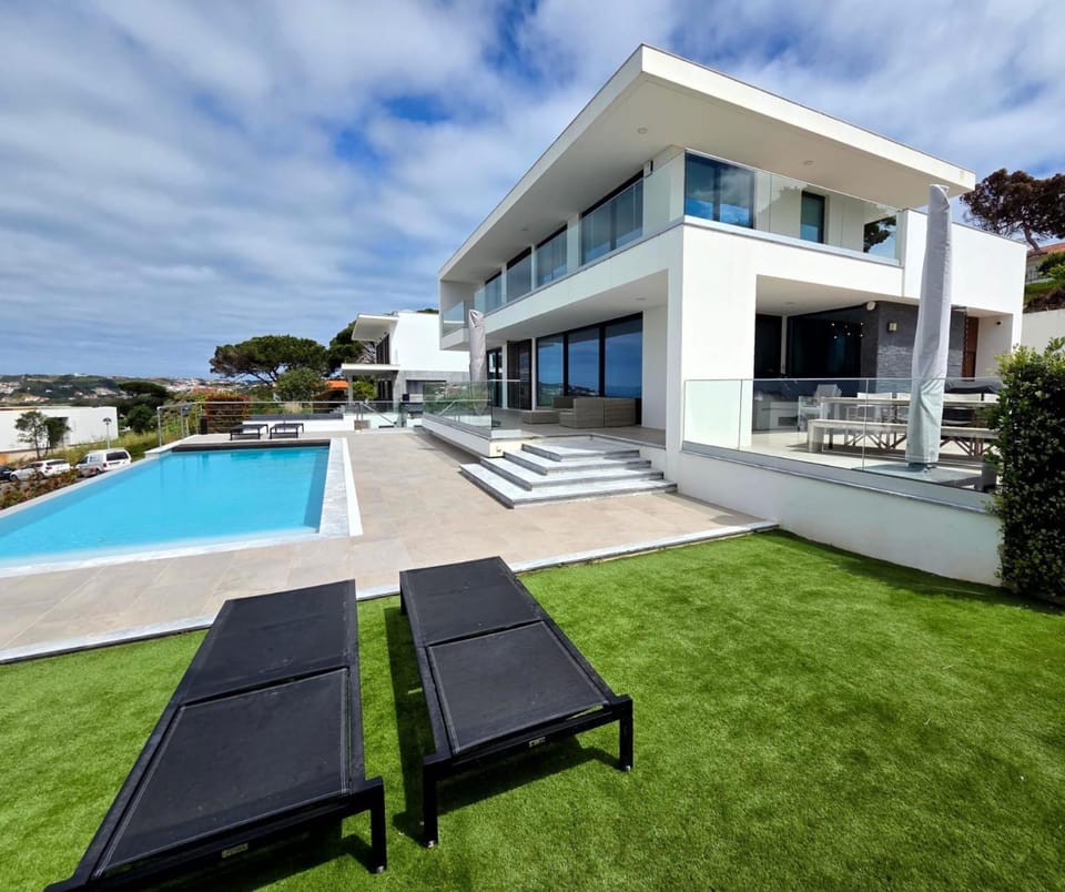 Exceptional Villa with a Panoramic Views over the Óbidos Lagoon Villa in Portugal