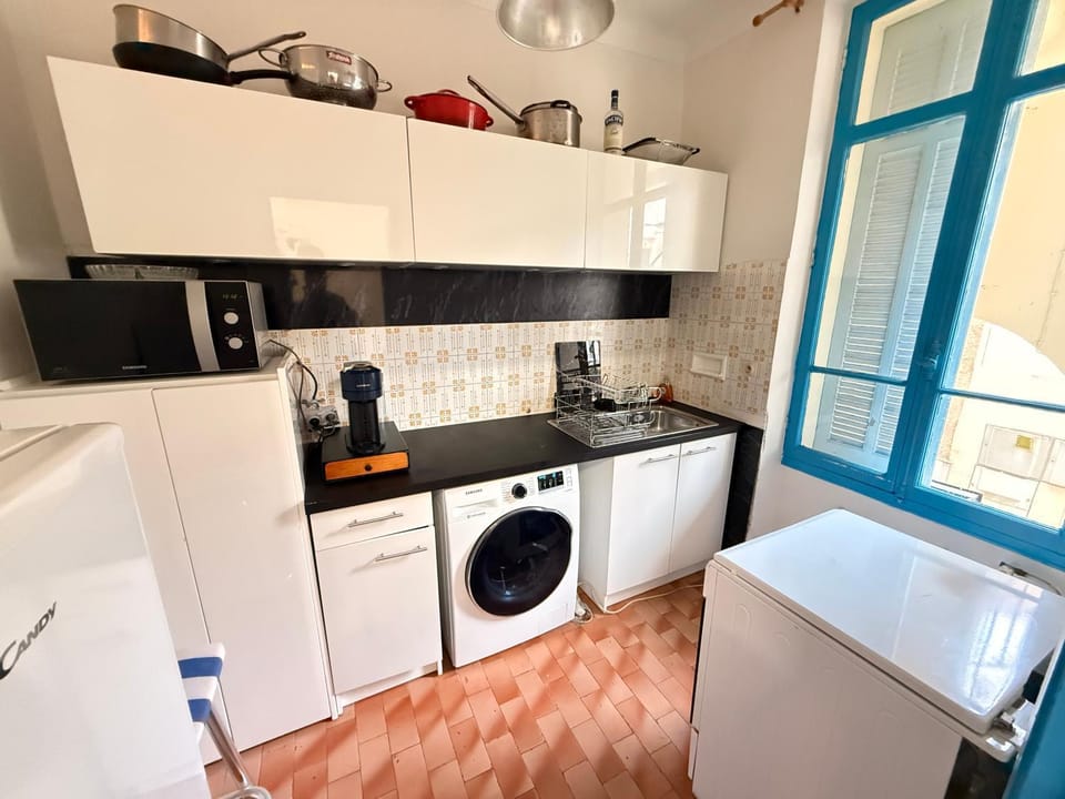 Centrally located Provençal apartment Apartment in Cannes