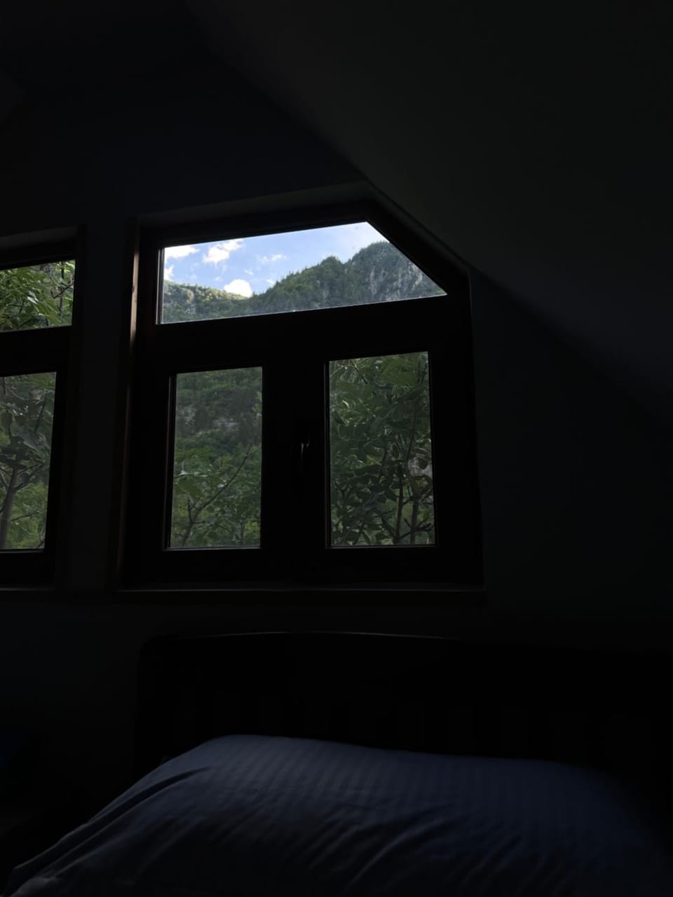Shpia e Mikut Guesthouse Bed and Breakfast in Montenegro