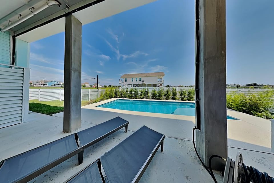 Patio, Balcony/Terrace, Pool view, Swimming pool