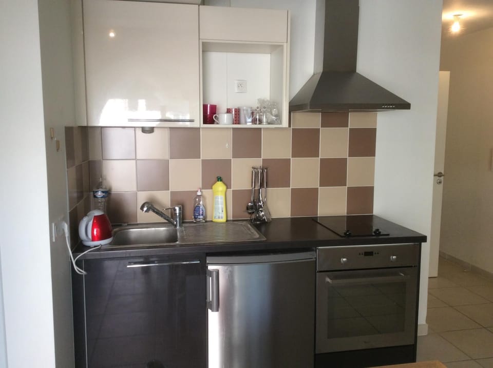 Cannes la Bocca , Quet , large 1 bedroom appartment , 58m2, with garden view and poolol Apartment in Roquefort-les-Pins